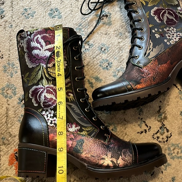 L'Artiste Stylista Floral Lace-Up Heeled Leather Boots - Picture 16 of 17